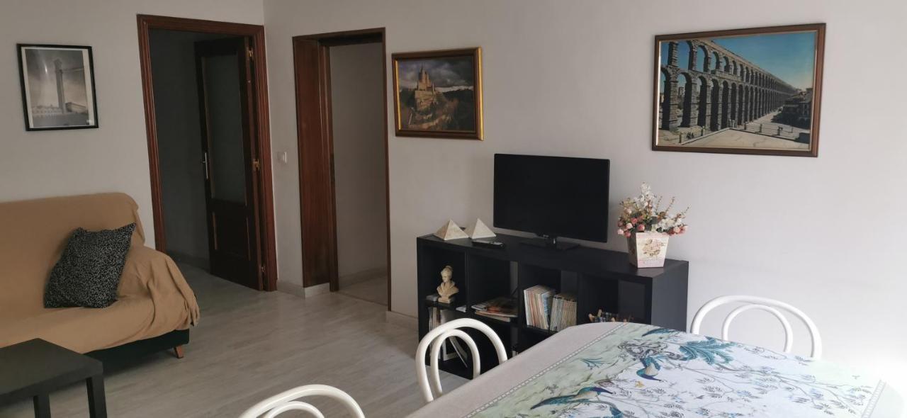 Villa "Luna De Segovia" Leganés Exterior foto