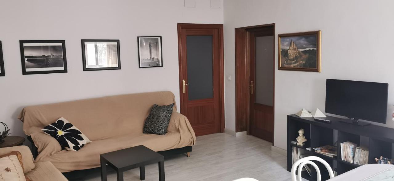 Villa "Luna De Segovia" Leganés Exterior foto